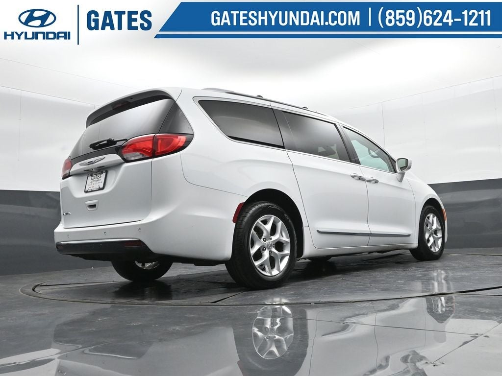 2017 Chrysler Pacifica Touring L Plus
