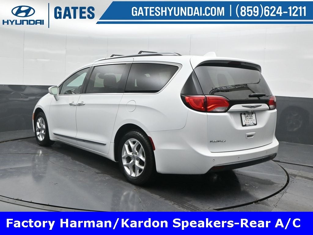 2017 Chrysler Pacifica Touring L Plus