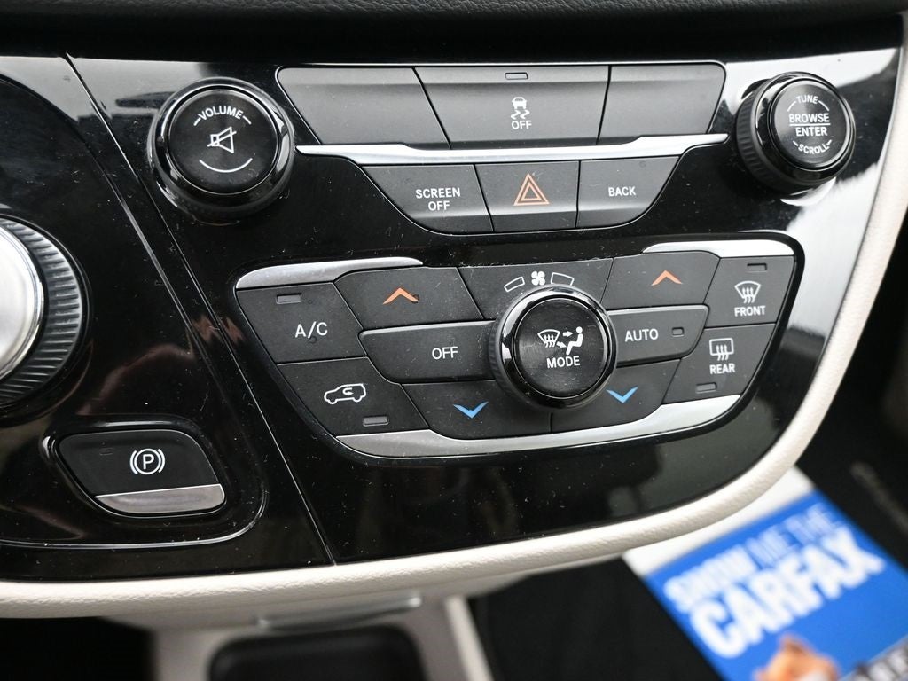 2017 Chrysler Pacifica Hybrid Touring Plus