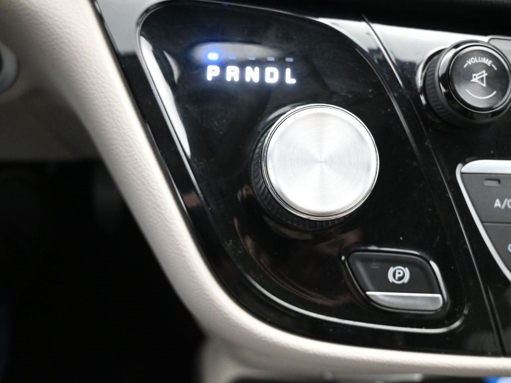 2017 Chrysler Pacifica Hybrid Touring Plus