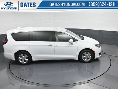 2017 Chrysler Pacifica Hybrid Touring Plus