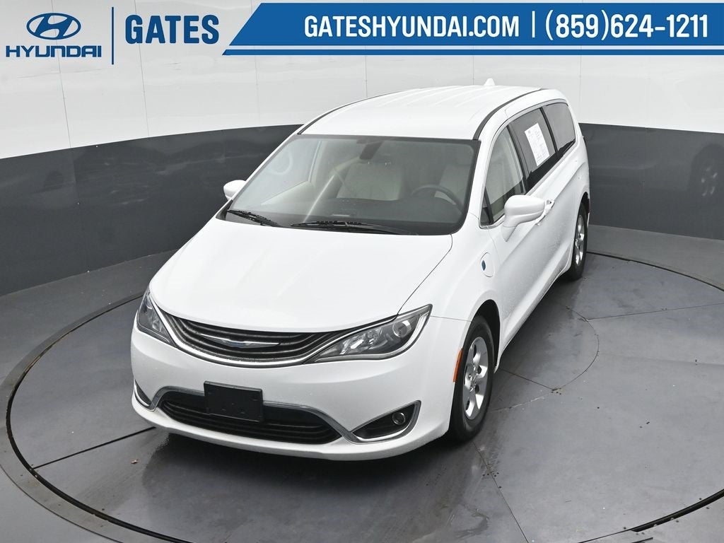 2017 Chrysler Pacifica Hybrid Touring Plus