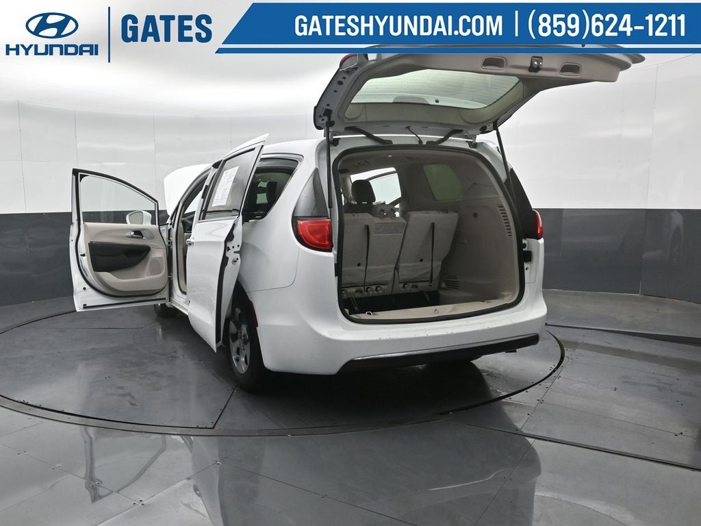 2017 Chrysler Pacifica Hybrid Touring Plus