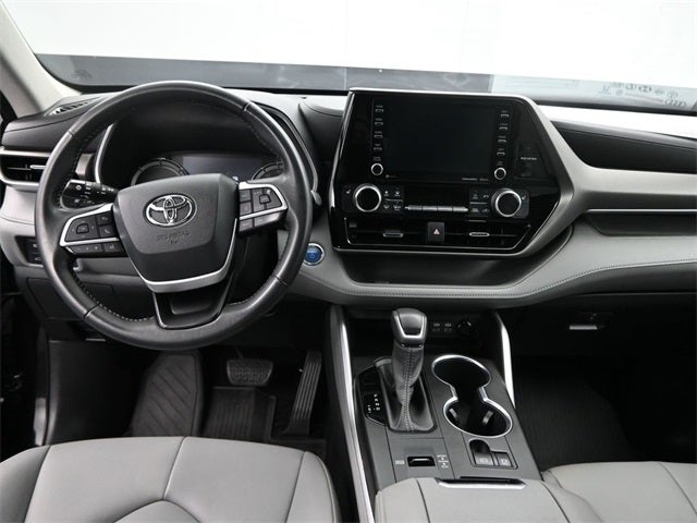 2022 Toyota Highlander Hybrid XLE