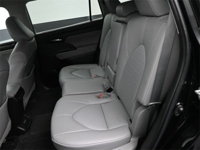 2022 Toyota Highlander Hybrid XLE