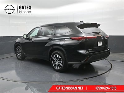 2022 Toyota Highlander Hybrid XLE