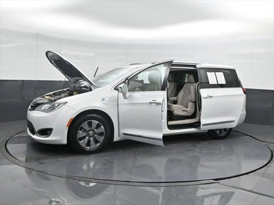 2018 Chrysler Pacifica Hybrid Limited