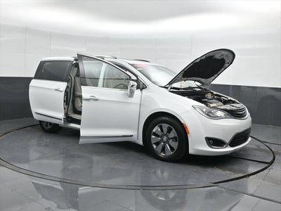 2018 Chrysler Pacifica Hybrid Limited
