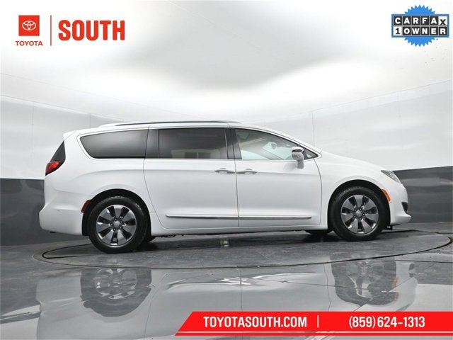 2018 Chrysler Pacifica Hybrid Limited