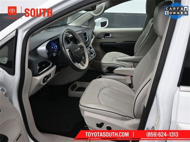 2018 Chrysler Pacifica Hybrid Limited