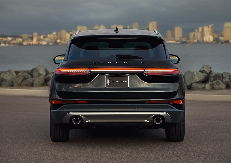 The rear lighting of the 2023 Lincoln Corsair® SUV spans the entire width of the vehicle. | Gates Lincoln in Richmond KY