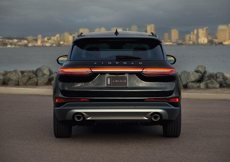 The rear lighting of the 2025 Lincoln Corsair® SUV spans the entire width of the vehicle. | Gates Lincoln in Richmond KY