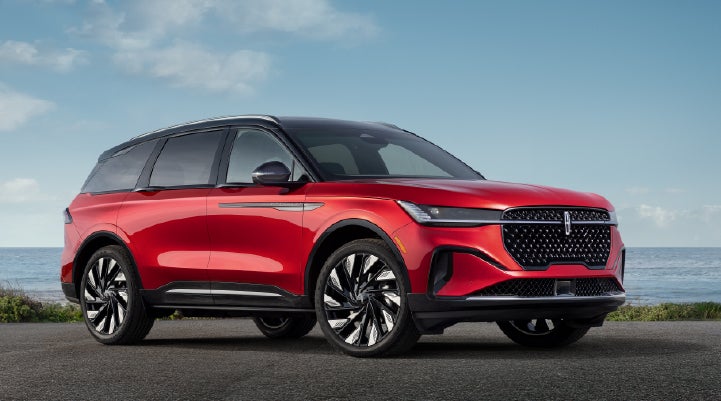 A 2026 Lincoln Nautilus® Reserve model is shown with the stylish available Jet Appearance Package. | Gates Lincoln in Richmond KY