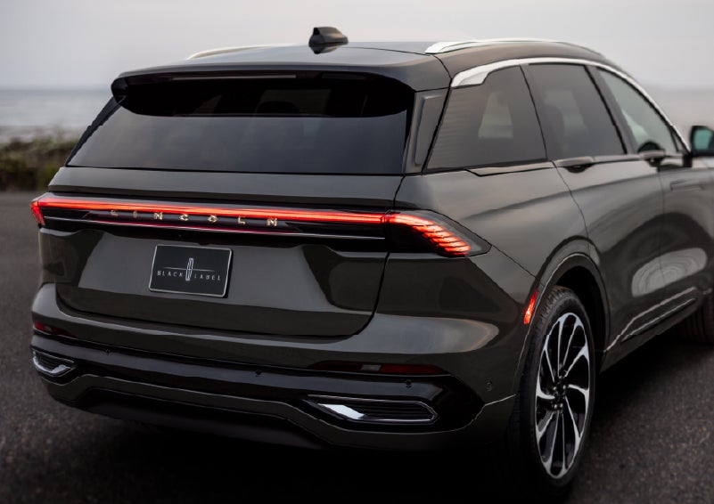 The rear of a 2026 Lincoln Black Label™ Nautilus® SUV displays full LED rear lighting. | Gates Lincoln in Richmond KY