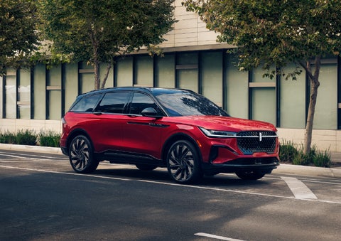 2026 Lincoln Nautilus® SUV with the available Jet Appearance Package and Hybrid transmission. | Gates Lincoln in Richmond KY